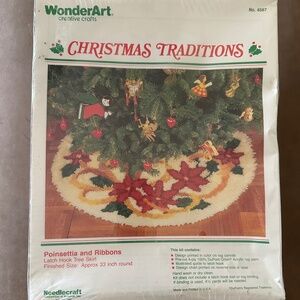 WonderArt Poinsettia & Ribbons Vintage Larch Hook Tree Skirt